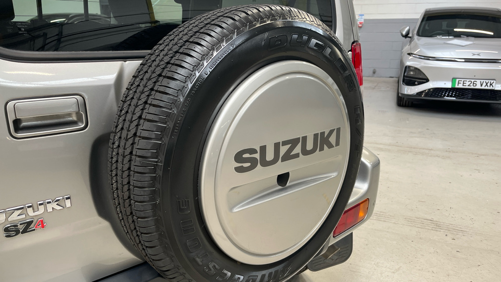 Suzuki Jimny 1.5 Sz5 Suv Allgrip Euro 6 101 Ps Silver #32