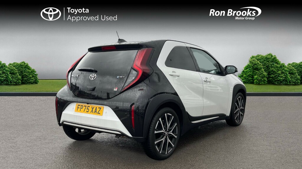 Toyota Aygo X 1.5H Gr Sport Cvt Euro 6 White #2