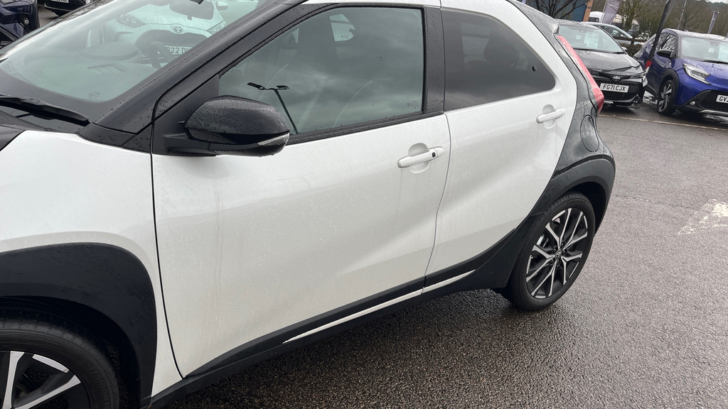 Toyota Aygo X 1.0 Vvt-i Edge Black #37