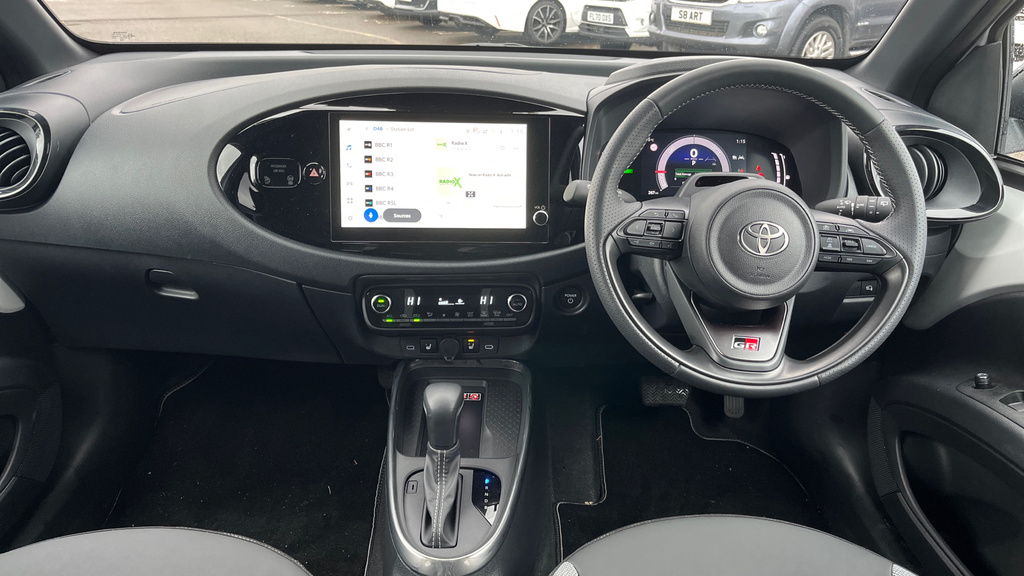 Toyota Aygo X 1.5H Gr Sport Cvt Euro 6 White #5