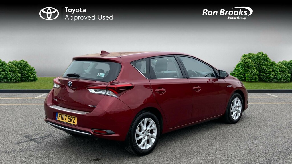 Toyota Auris 1.8 Vvt-h Business Edition Red #2
