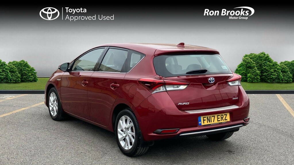 Toyota Auris 1.8 Vvt-h Business Edition Red #4