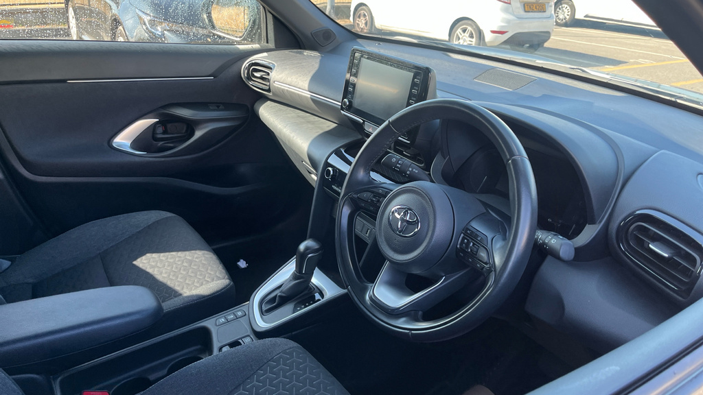 Toyota Yaris Cross Icon White #12