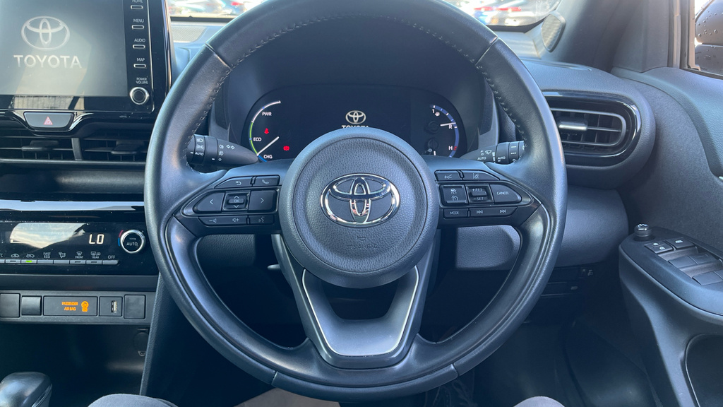 Toyota Yaris Cross Icon White #7
