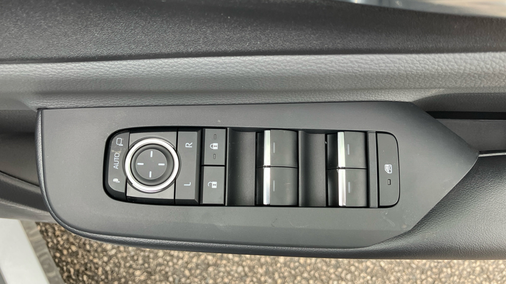 Toyota Prius Saloon 1.5 Cvt 2025 Black #34
