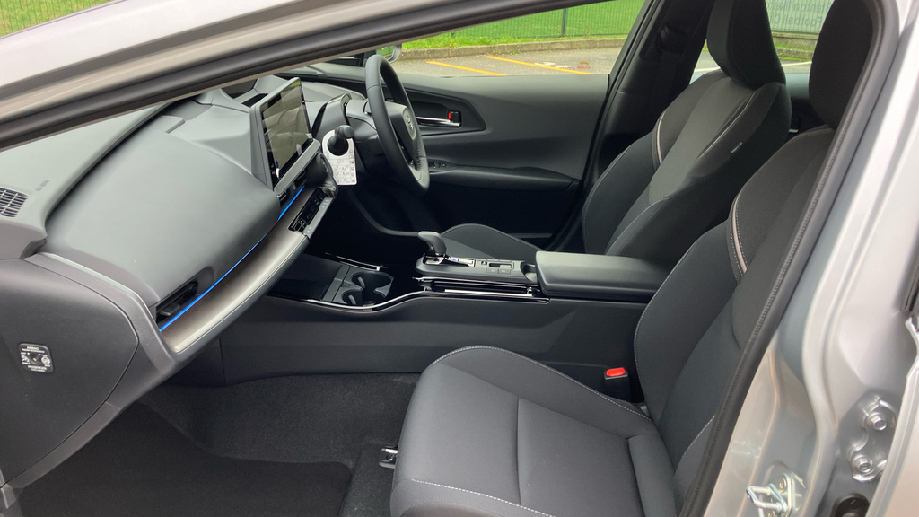 Toyota Prius Saloon 1.5 Cvt 2025 Black #10