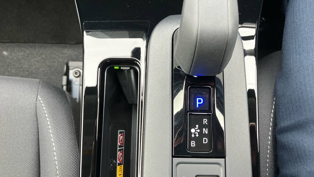 Toyota Prius Saloon 1.5 Cvt 2025 Black #26