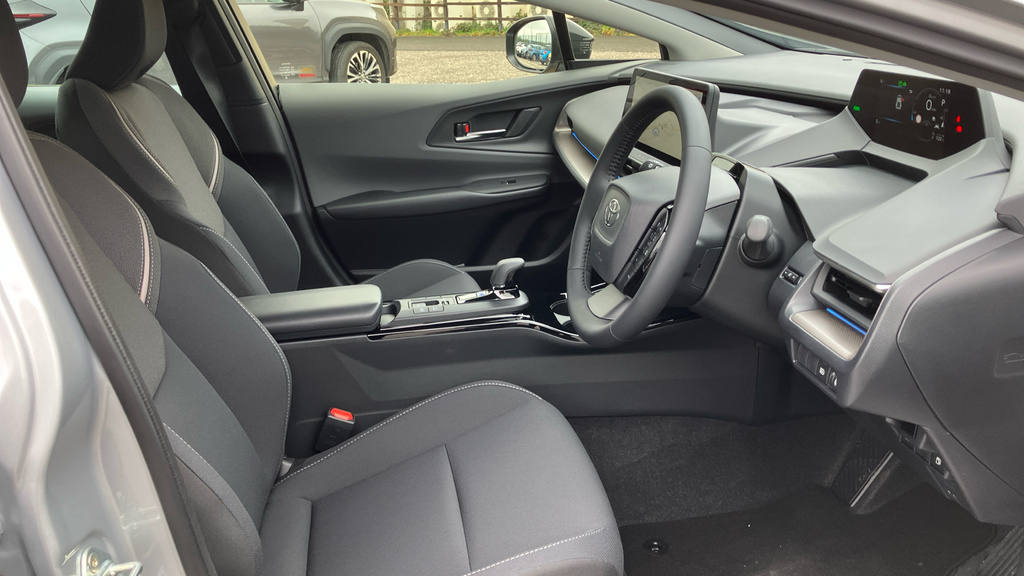 Toyota Prius Saloon 1.5 Cvt 2025 Black #11