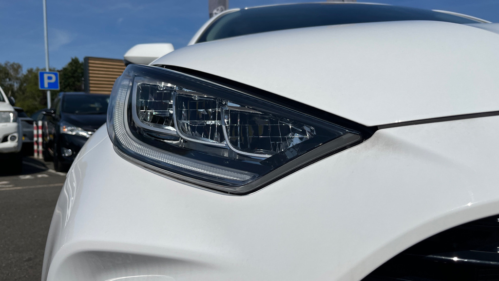 Toyota Yaris 1.5 Hybrid Icon Cvt  #20