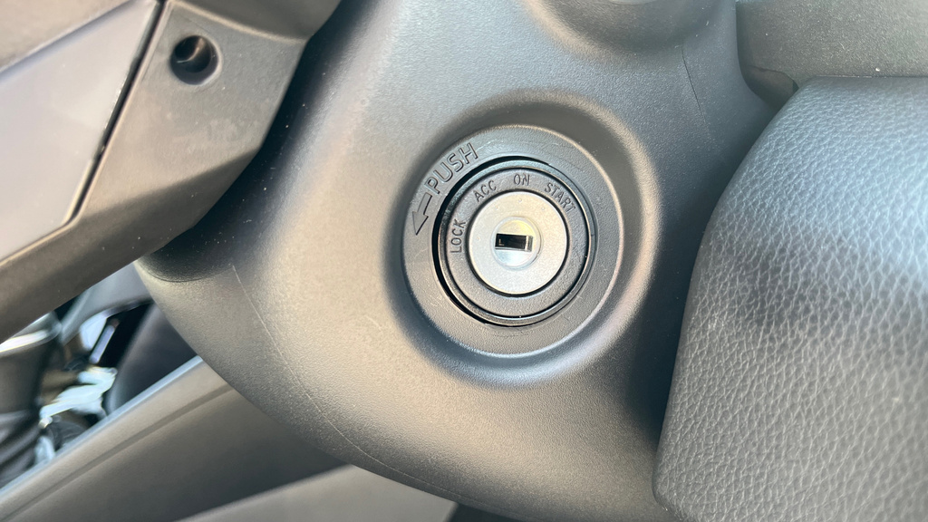 Toyota Yaris 1.5 Hybrid Icon Cvt  #16