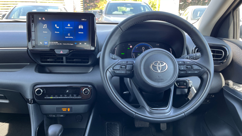 Toyota Yaris 1.5 Hybrid Icon Cvt  #7