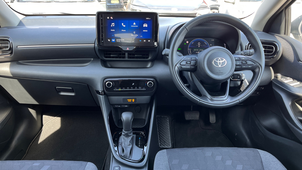 Toyota Yaris 1.5 Hybrid Icon Cvt  #6