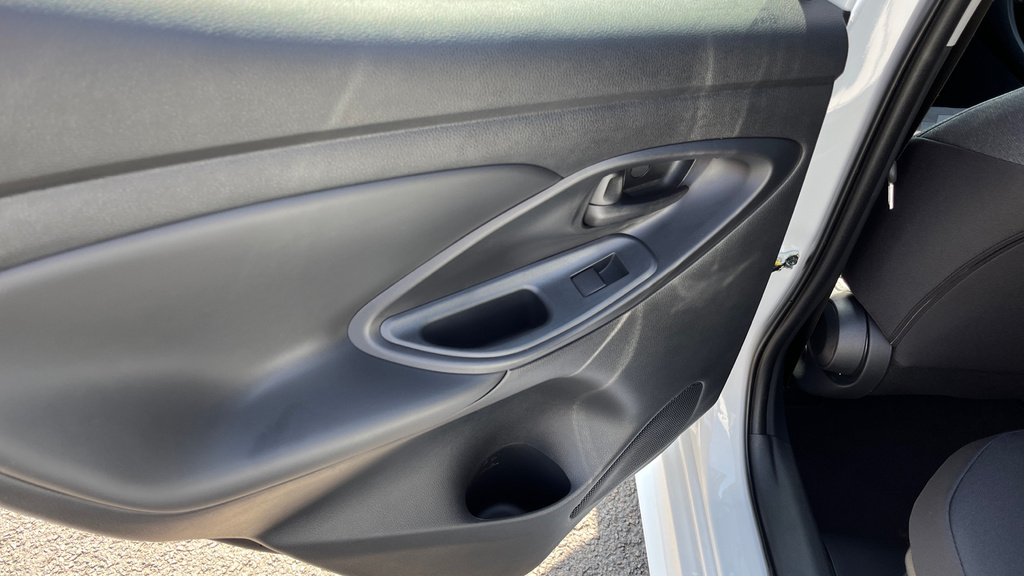 Toyota Yaris 1.5 Hybrid Icon Cvt  #40