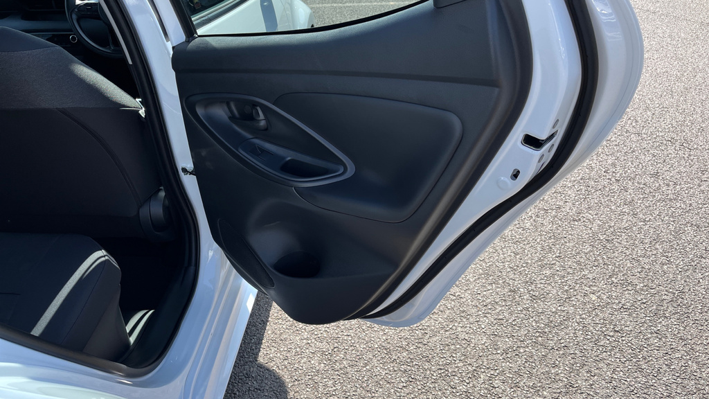 Toyota Yaris 1.5 Hybrid Icon Cvt  #45