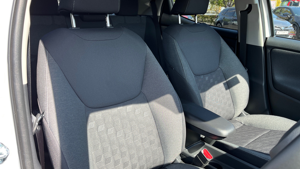 Toyota Yaris 1.5 Hybrid Icon Cvt  #51