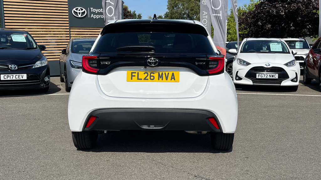 Toyota Yaris 1.5 Hybrid Icon Cvt  #26