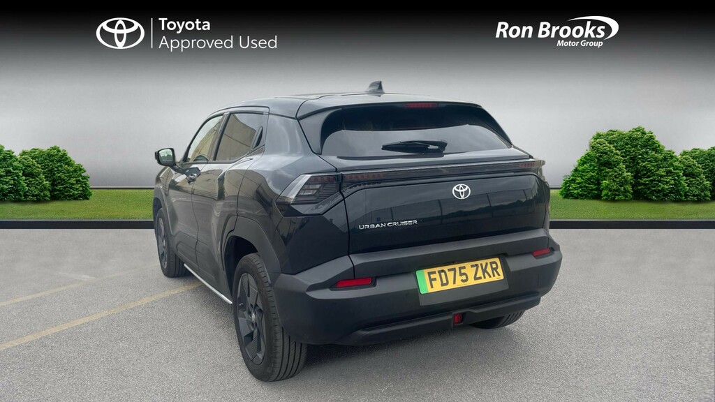 Toyota Urban Cruiser 61Kwh Design Black #4