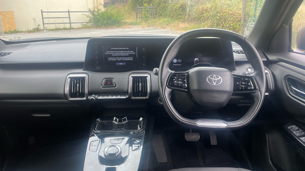 Toyota Urban Cruiser 61Kwh Design Black #6