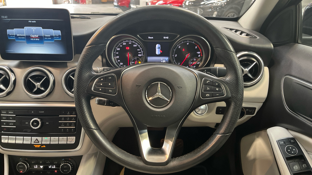 Mercedes-Benz GLA Class 1.6 Gla200 Sport Euro 6 Ss Red #10