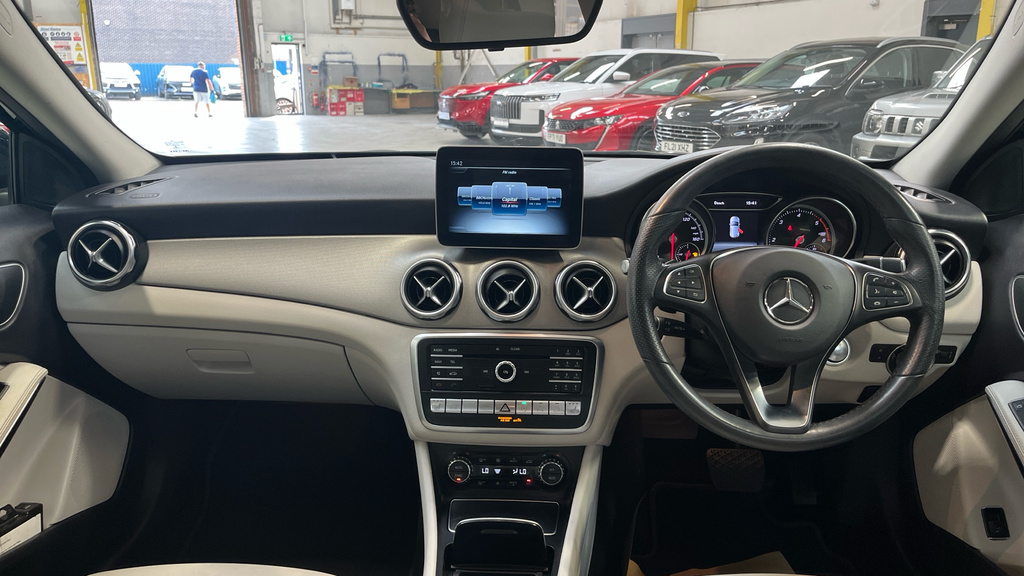 Mercedes-Benz GLA Class 2.1 Gla200d Sport Executi Blue #6