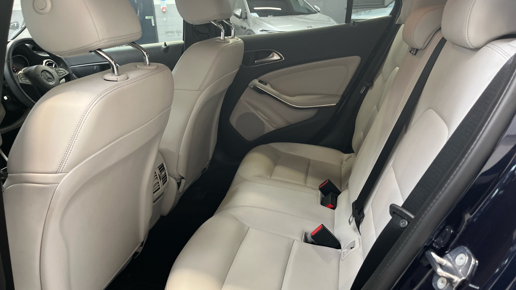 Mercedes-Benz GLA Class 1.6 Gla200 Sport Euro 6 Ss Red #15