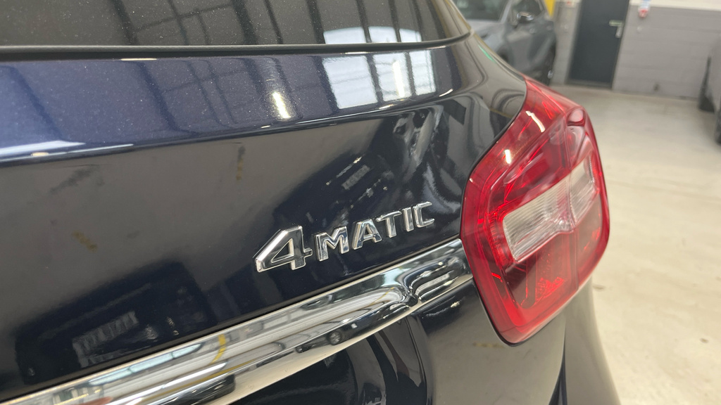 Mercedes-Benz GLA Class 1.6 Gla200 Sport Euro 6 Ss Red #33