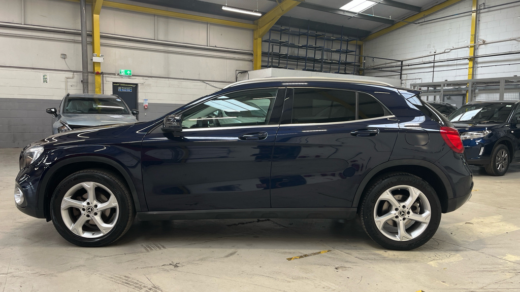 Mercedes-Benz GLA Class 1.6 Gla200 Sport Euro 6 Ss Red #24