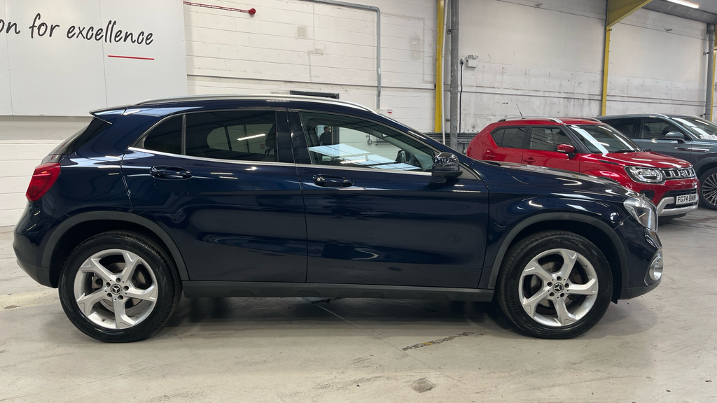 Mercedes-Benz GLA Class 1.6 Gla200 Sport Euro 6 Ss Red #23