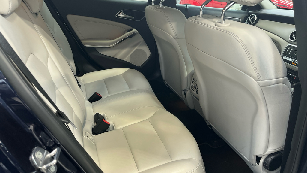 Mercedes-Benz GLA Class 1.6 Gla200 Sport Euro 6 Ss Red #8