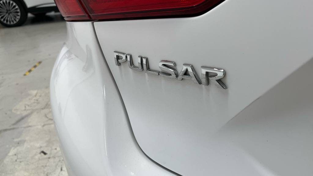 Nissan Pulsar 1.6 Dig-t Tekna Hatchback Euro 6 Red #31