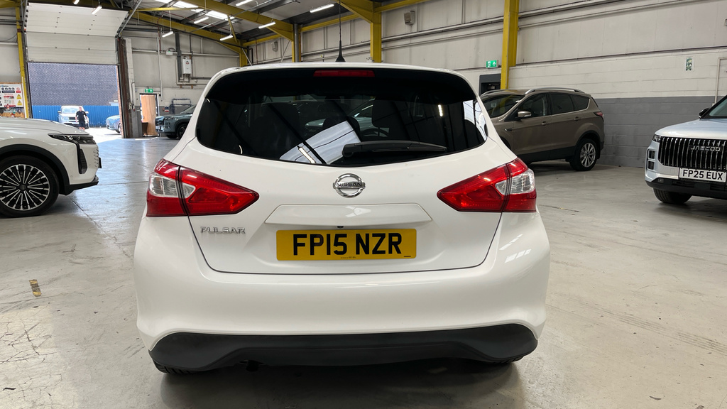 Nissan Pulsar 1.6 Dig-t Tekna Hatchback Euro 6 Red #30