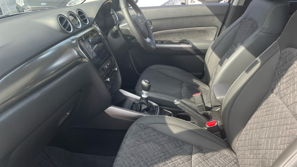 Suzuki Vitara 1.4 Boosterjet Mhev Ultra Silver #5