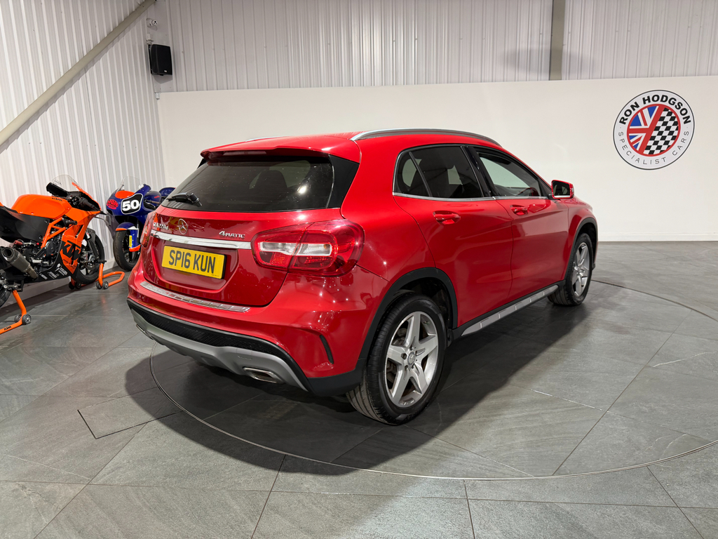 Mercedes-Benz GLA Class 2.1 Gla220d Amg Line Suv 7G-dct 4Matic  #3