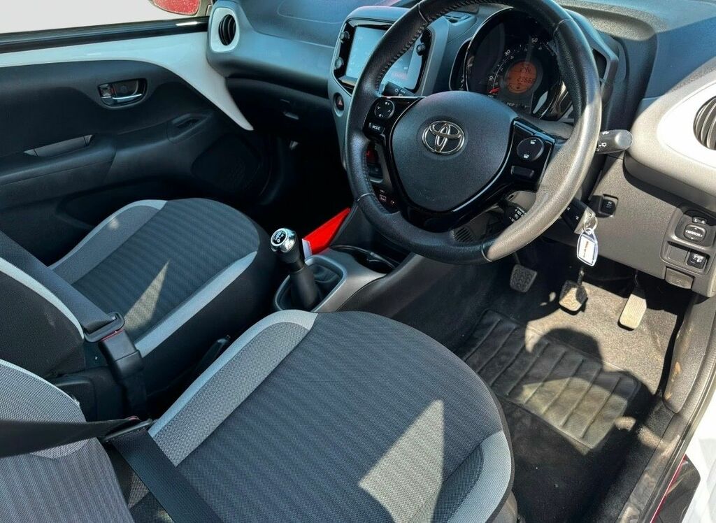 Toyota Aygo 1.0 Vvt-i X-trend Hatchback Euro GK70OYY White #6