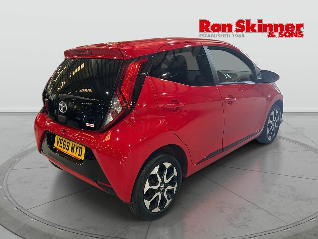 Toyota Aygo 1.0 Vvt-i X-trend Hatchback Euro VE69WYD Red #4