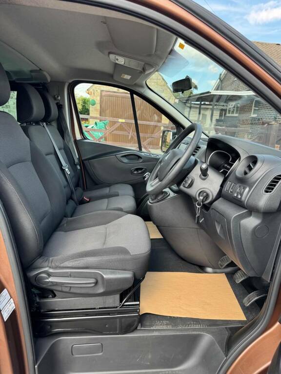 Renault Trafic 2.0 Dci Energy 28 Sport Edc Swb Standard Roof Euro Grey #11