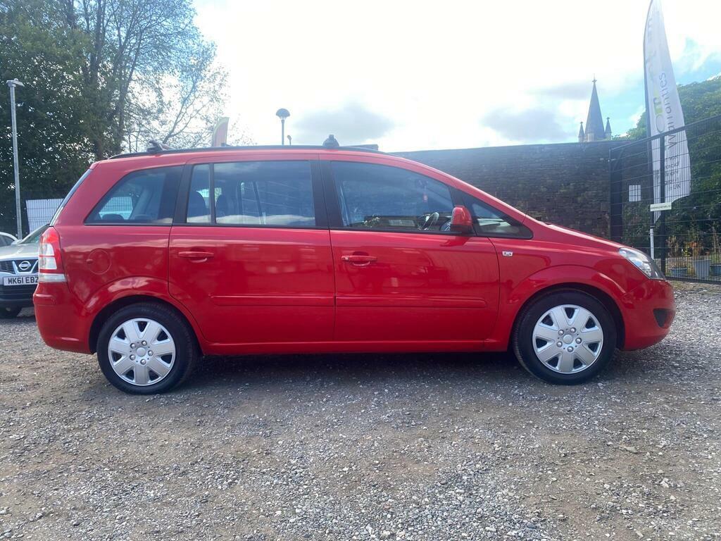 Vauxhall Zafira 1.6 16V Exclusiv Euro 5 Red #4