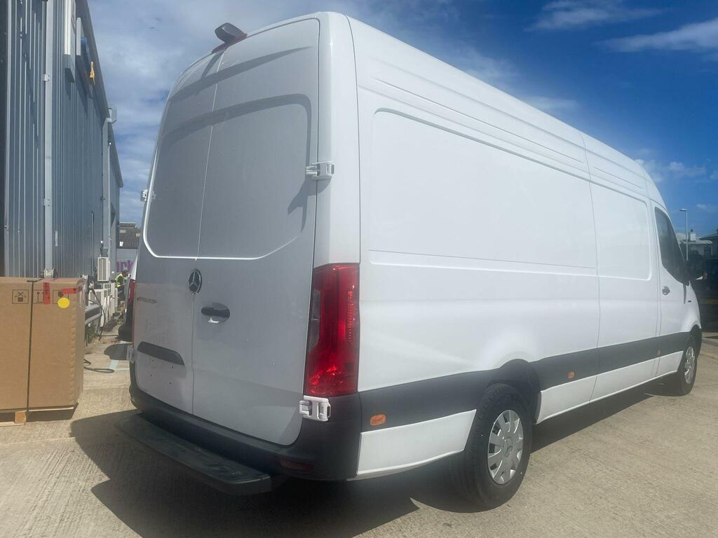 Mercedes-Benz eSprinter 314 81Kwh Pro L3 H2 White #5