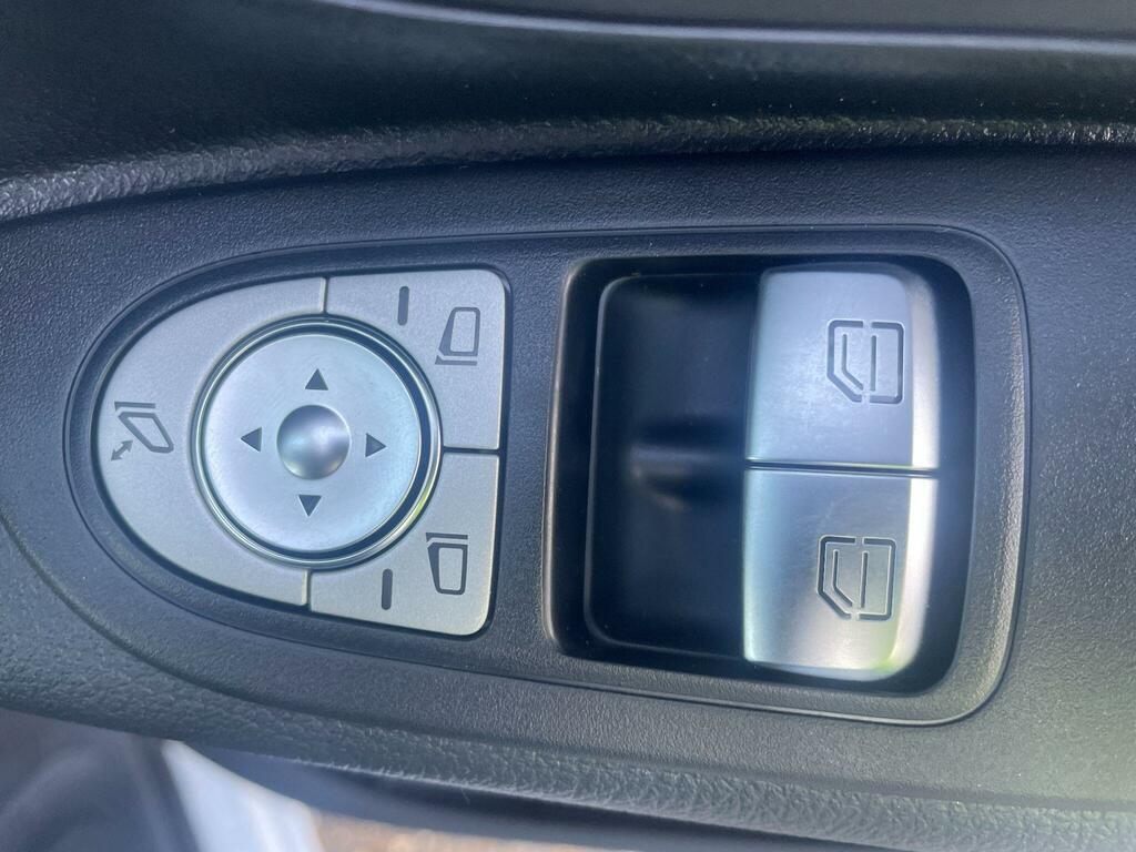 Mercedes-Benz eVito 116 E 66Kwh Progressive Fwd L2 6Dr Lwb White #12