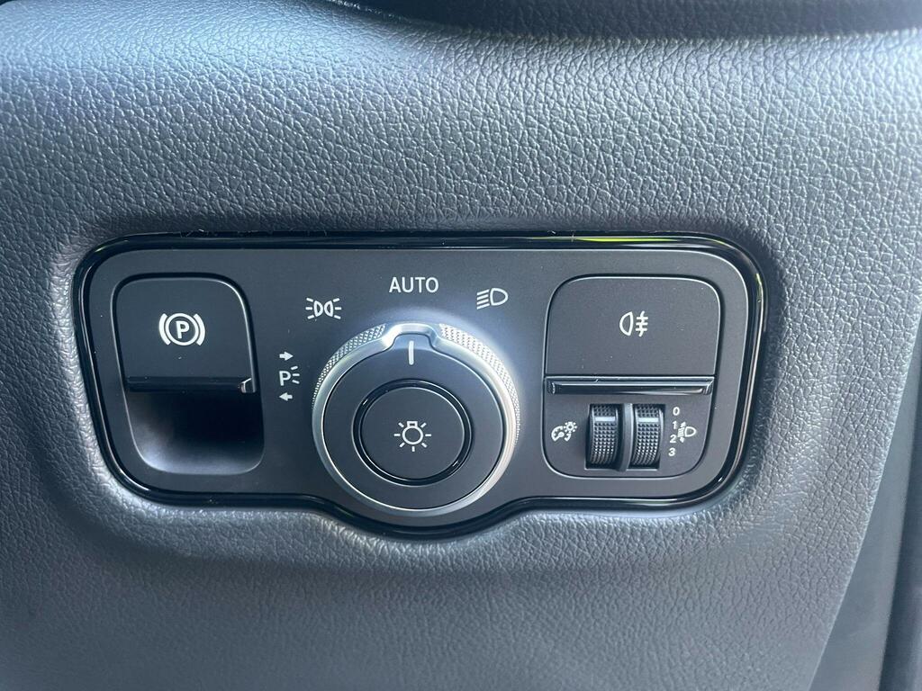 Mercedes-Benz eVito 116 E 66Kwh Progressive Fwd L2 6Dr Lwb White #13
