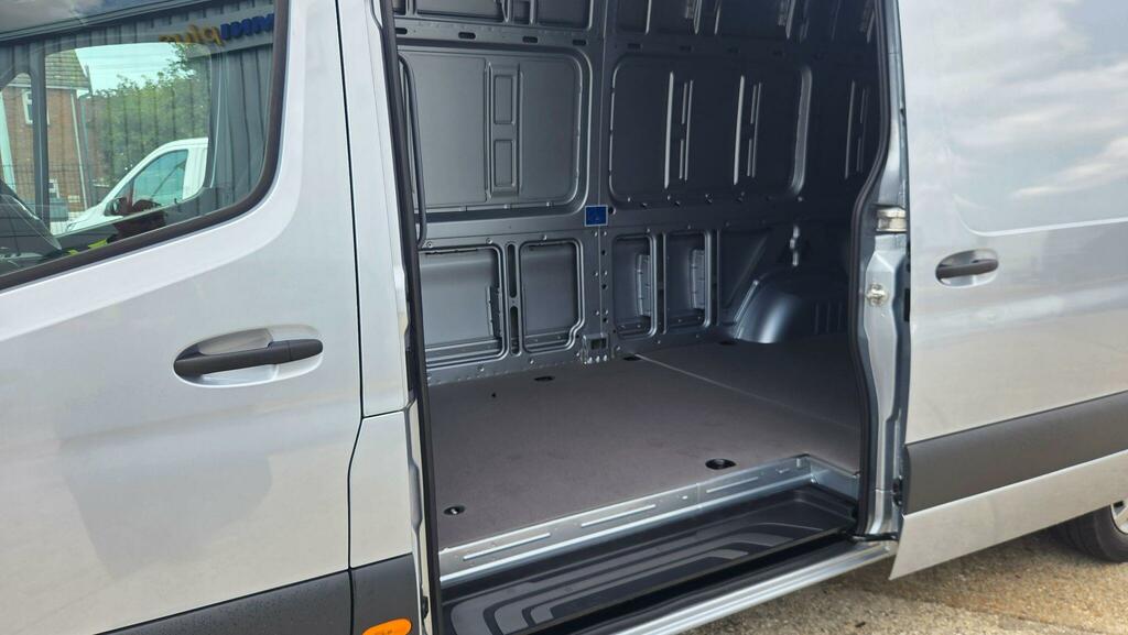 Mercedes-Benz Sprinter 315 Chassis L2 Progressive Fwd White #16