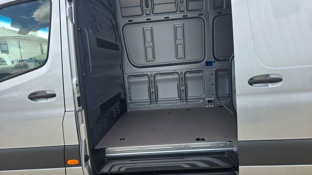 Mercedes-Benz Sprinter 315 Chassis L2 Progressive Fwd White #15