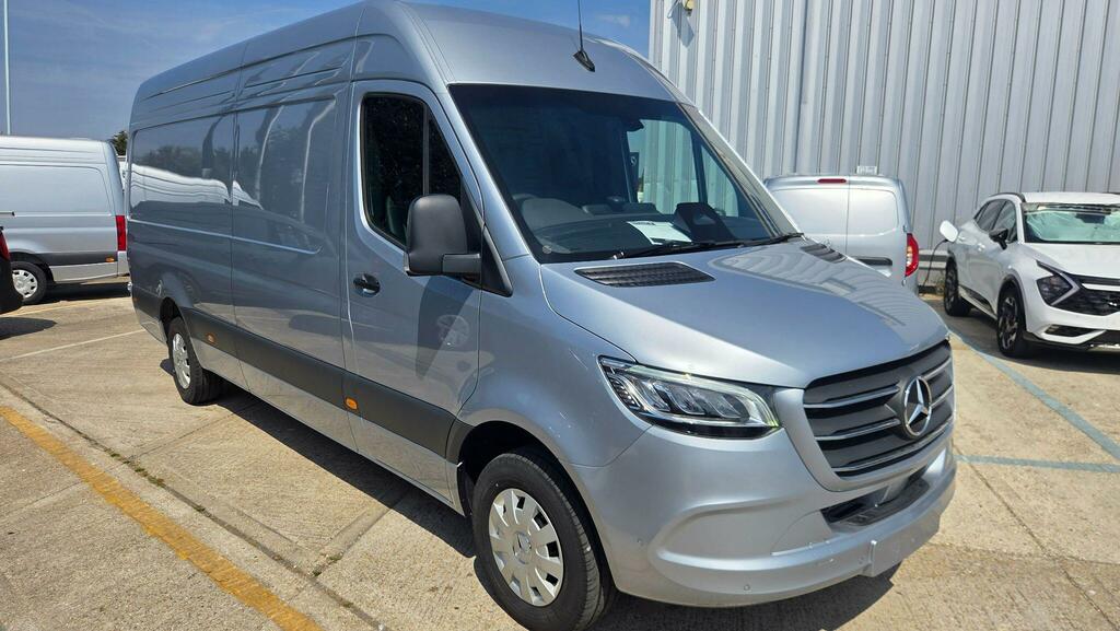Mercedes-Benz Sprinter 2.0 315 Cdi Pro G-tronic Rwd L3 H2 Euro 6 Ss Silver