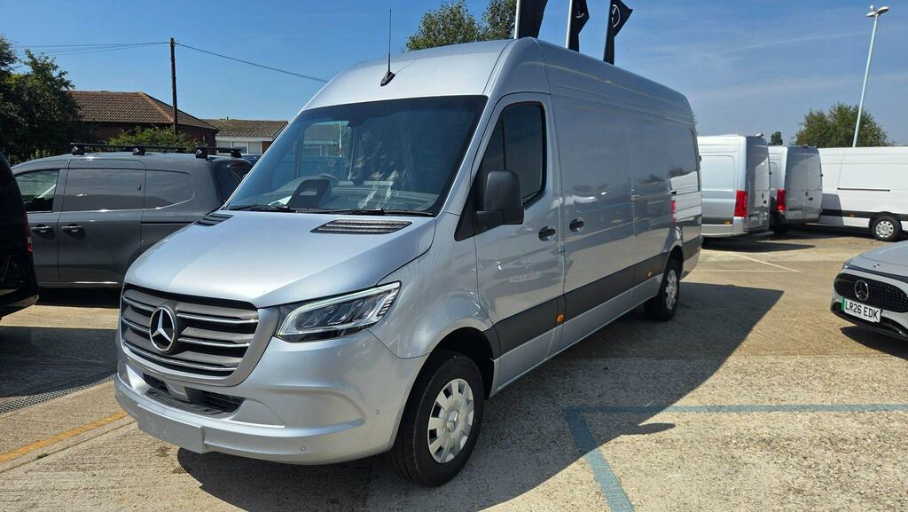Mercedes-Benz Sprinter 2.0 315 Cdi Pro G-tronic Rwd L3 H2 Euro 6 Ss Silver #3