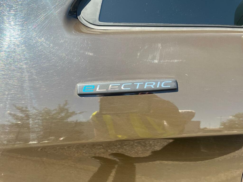 Mercedes-Benz eVito 114 E 41Kwh Progressive Fwd L2 6Dr Lwb White #25