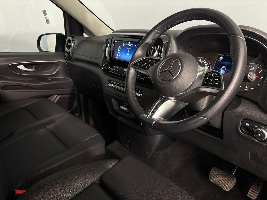 Mercedes-Benz Vito Vito 114 Cdi Pro 9-Seater 9G-tronic Black #11