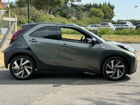 Toyota Aygo X Vvt-i Edge GV23RAU Green #2