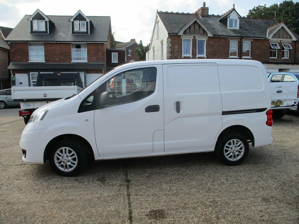 Nissan NV200 1.5 Dci Tekna Swb Euro 6 6Dr White #2