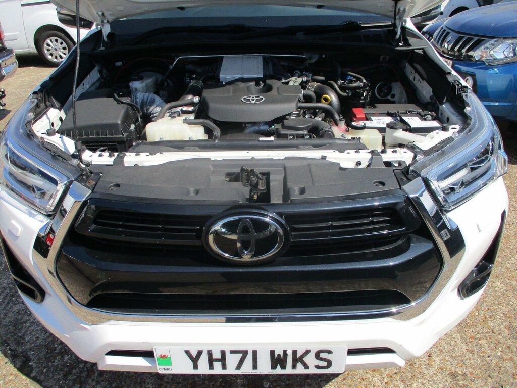 Toyota HILUX 2.8 D-4d Invincible X 4Wd Euro 6 Ss Black #9