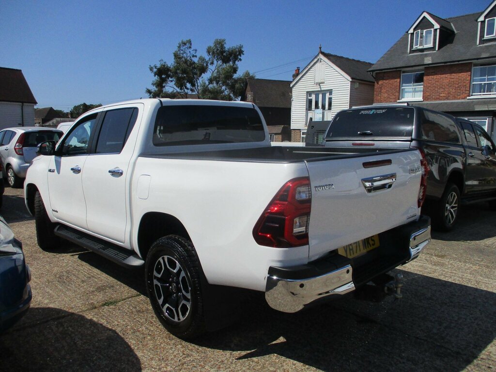 Toyota HILUX 2.8 D-4d Invincible 4Wd Euro 6 Ss White #3